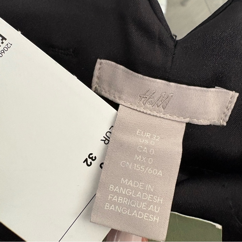 H&M Women's Classic Black Trousers - Picture 5 of 5